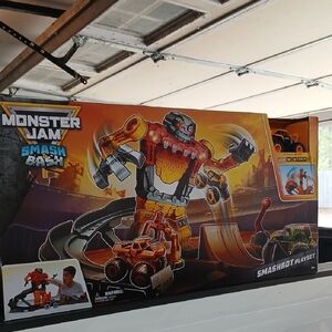 Monster Jam Smash And Bash Smashbot Playset